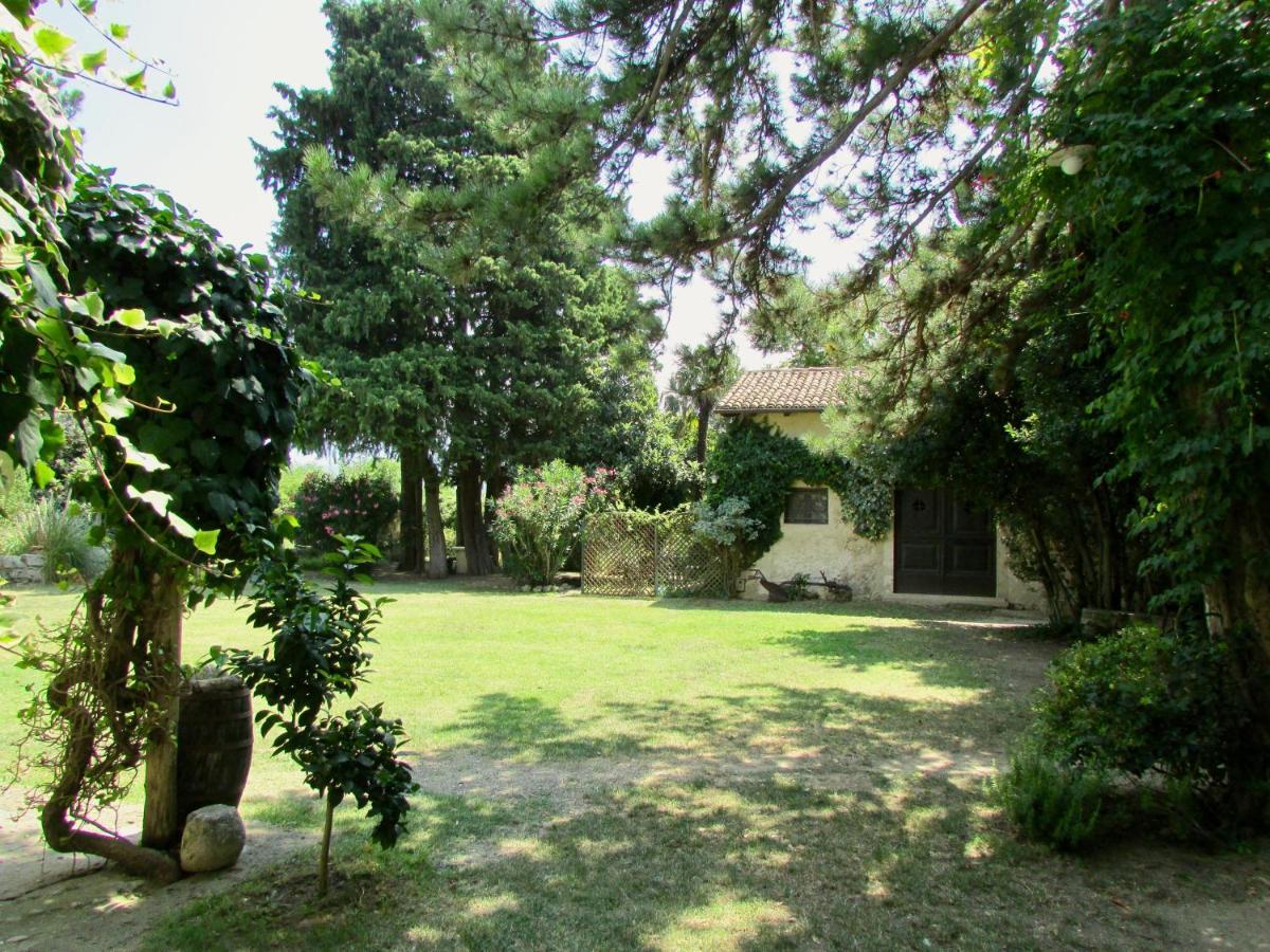 Agriturismo "Borgo Madonna Degli Angeli" - Charming Cottages In The Gardens ! Tocco da Casauria Exterior photo