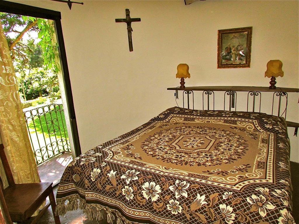 Agriturismo "Borgo Madonna Degli Angeli" - Charming Cottages In The Gardens ! Tocco da Casauria Exterior photo